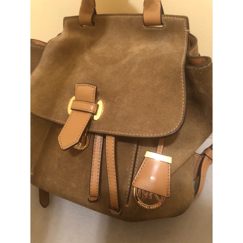Michael Kors Desert Suede drawstring backpack - Picture 3 of 6